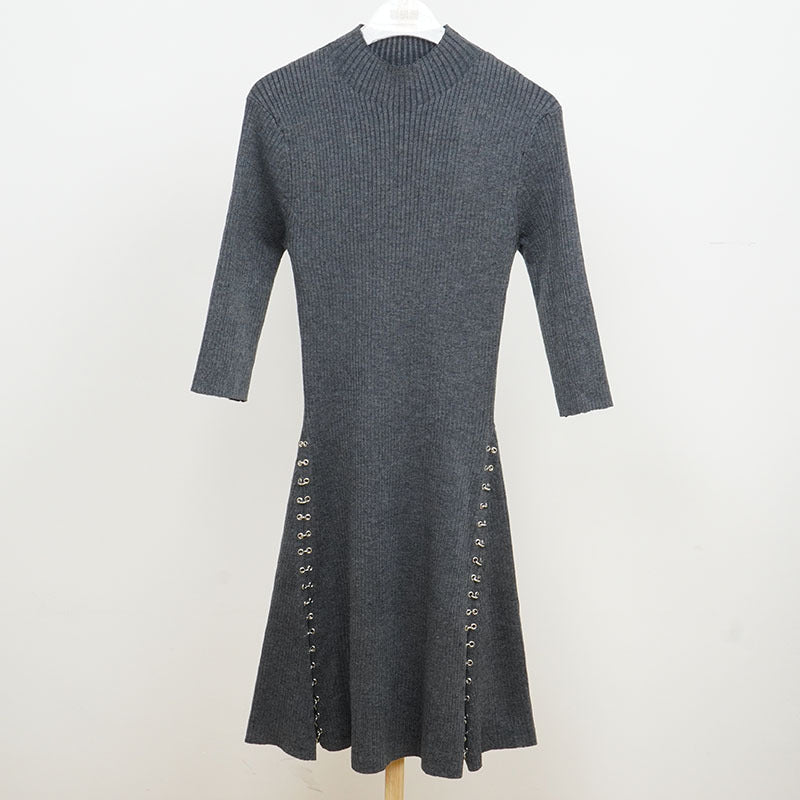 Slimming slit dress, metal decoration