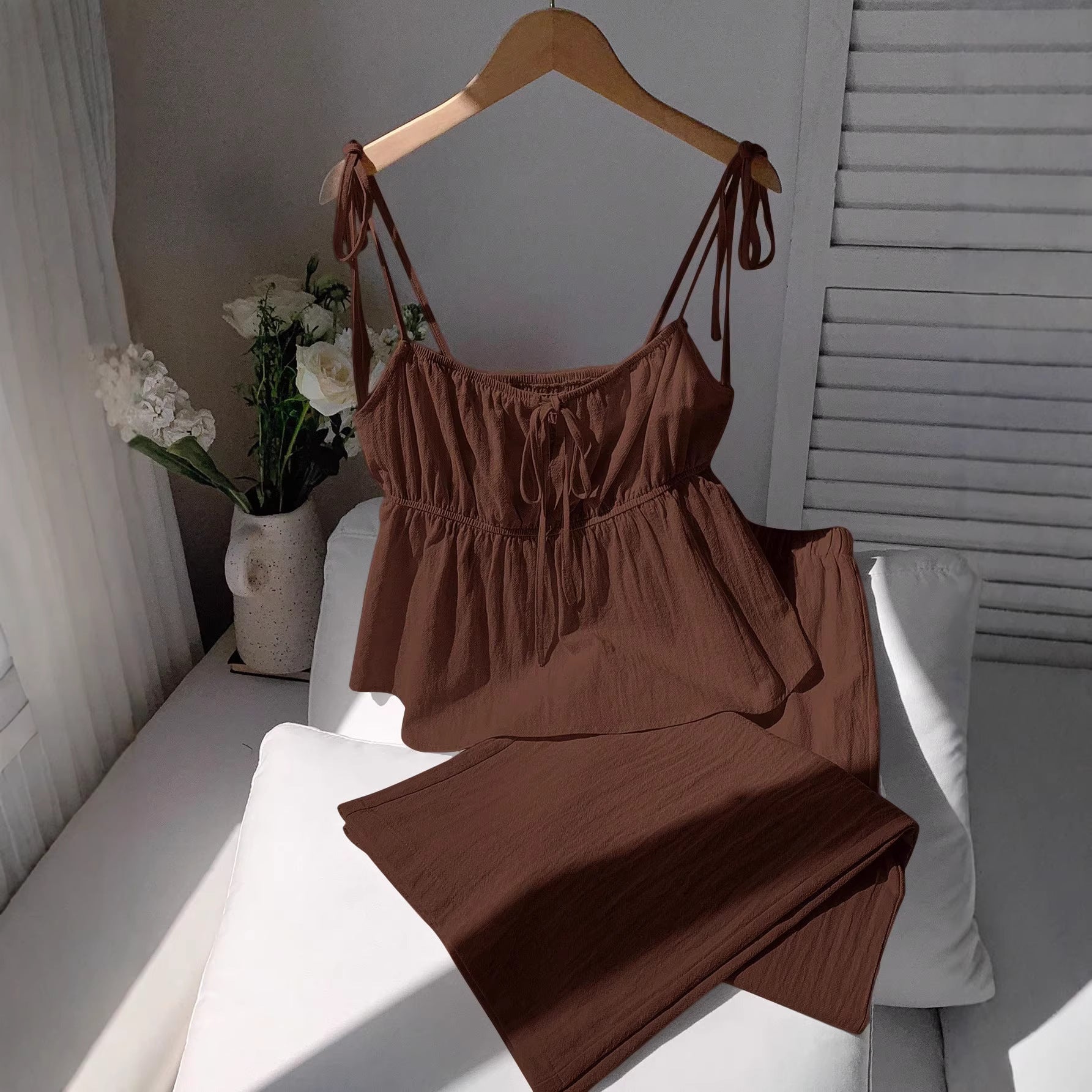 Sleeveless camisole top and long pants 2-piece set
