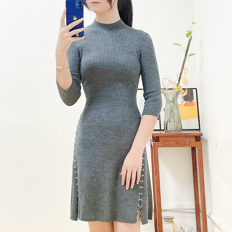 Slimming slit dress, metal decoration