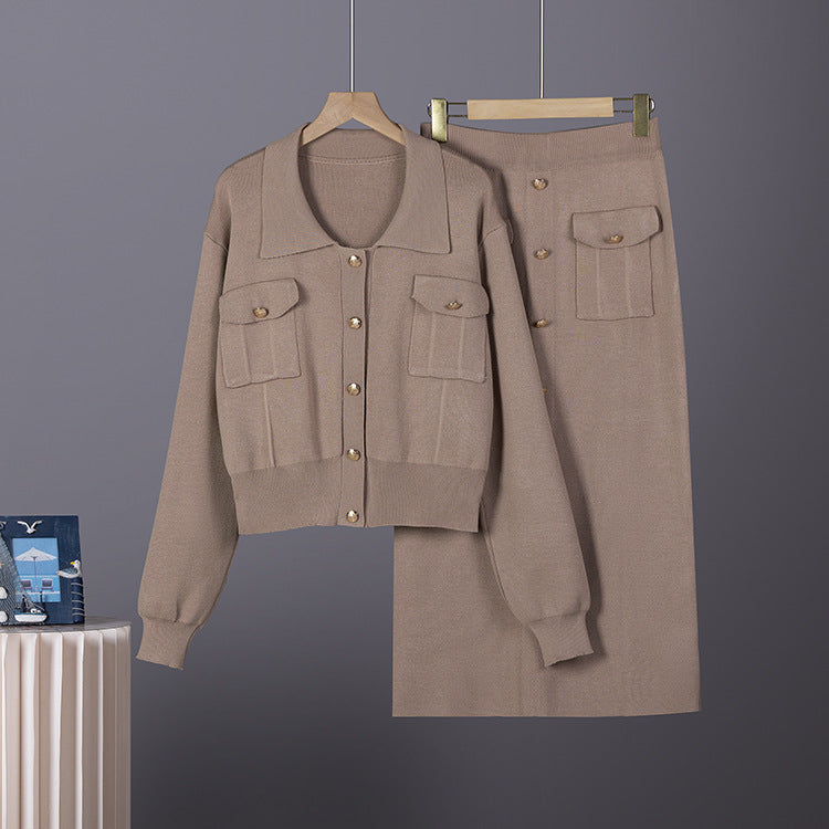 Two piece set of slim fit polo collar sweater, hip hugging half body skirt